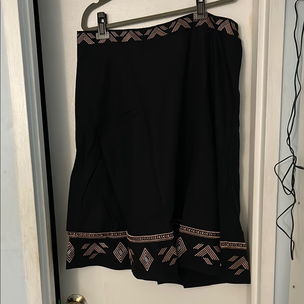 Banana Republic Factory Embroidered Black Midi Skirt NWT 18P